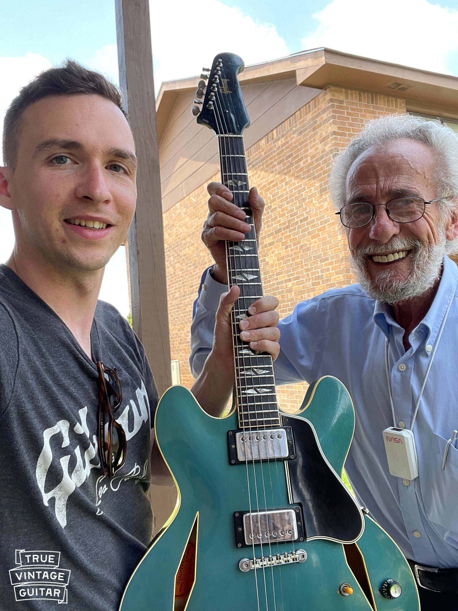 Gibson guitar buyer with 1966 Gibson Trini Lopez Standard Pelham Blue