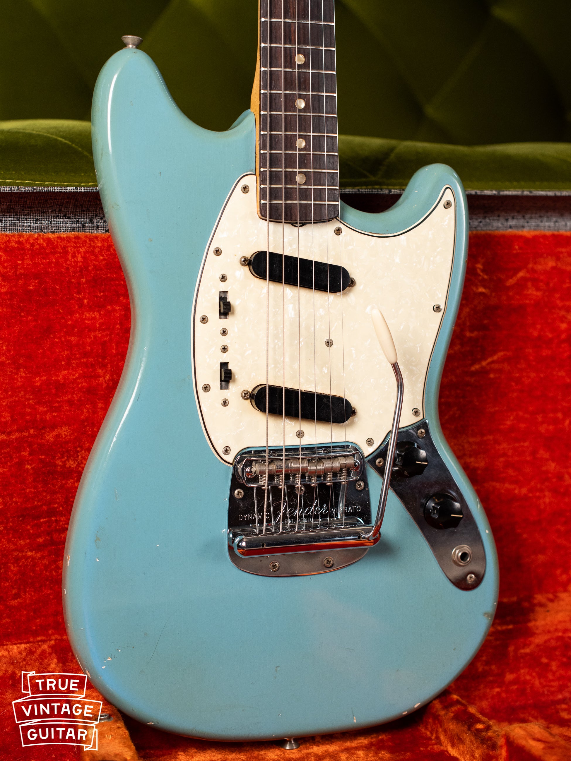 Vintage 1960s Fender guitar restoration