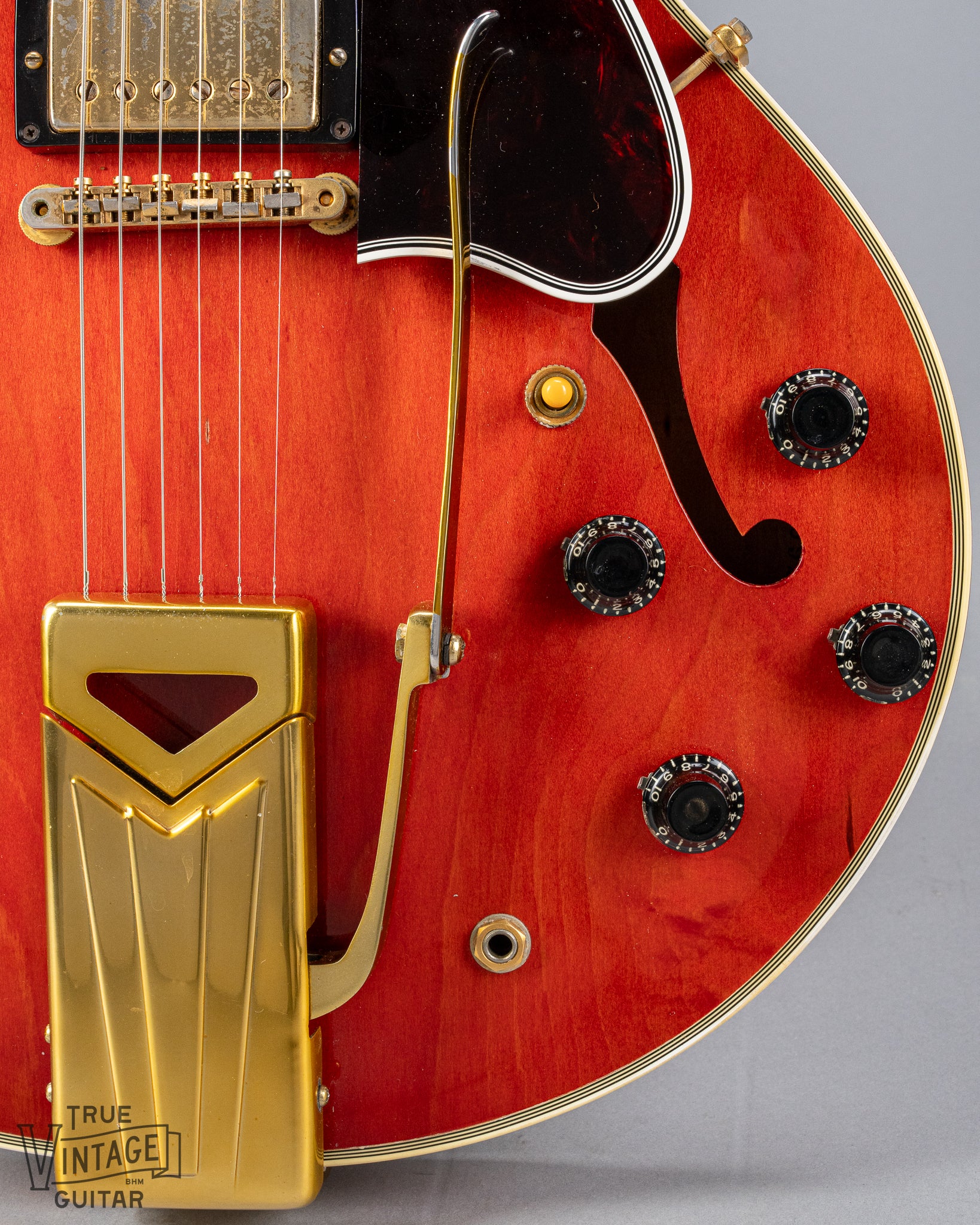 1959 Gibson ES-355 T Mono Cherry Watermelon red guitar volume and tone knobs sideways vibrola 