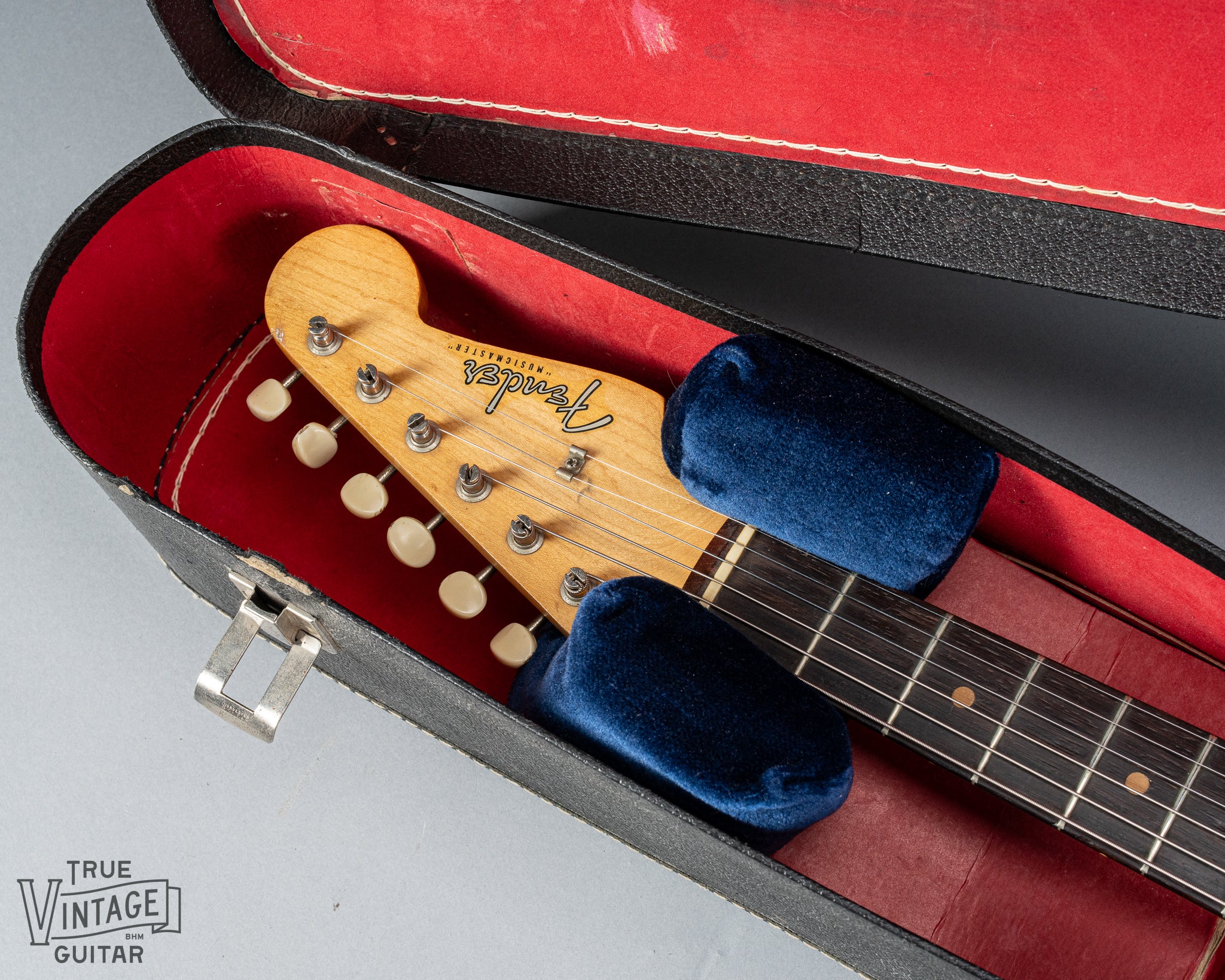 Fender musicmaster case hotsell