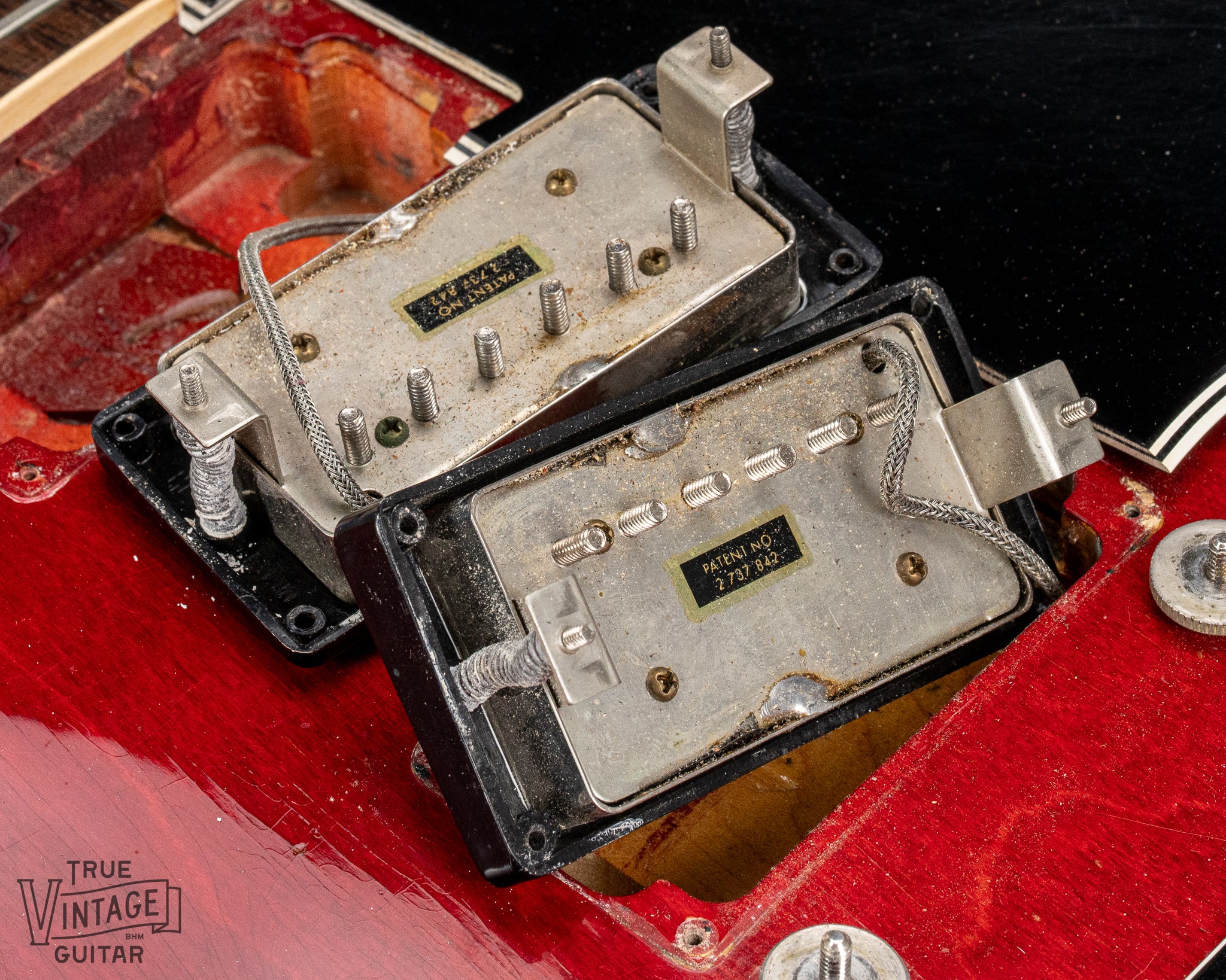 Gibson 1963 ES-335 Cherry red guitar patent number pickups