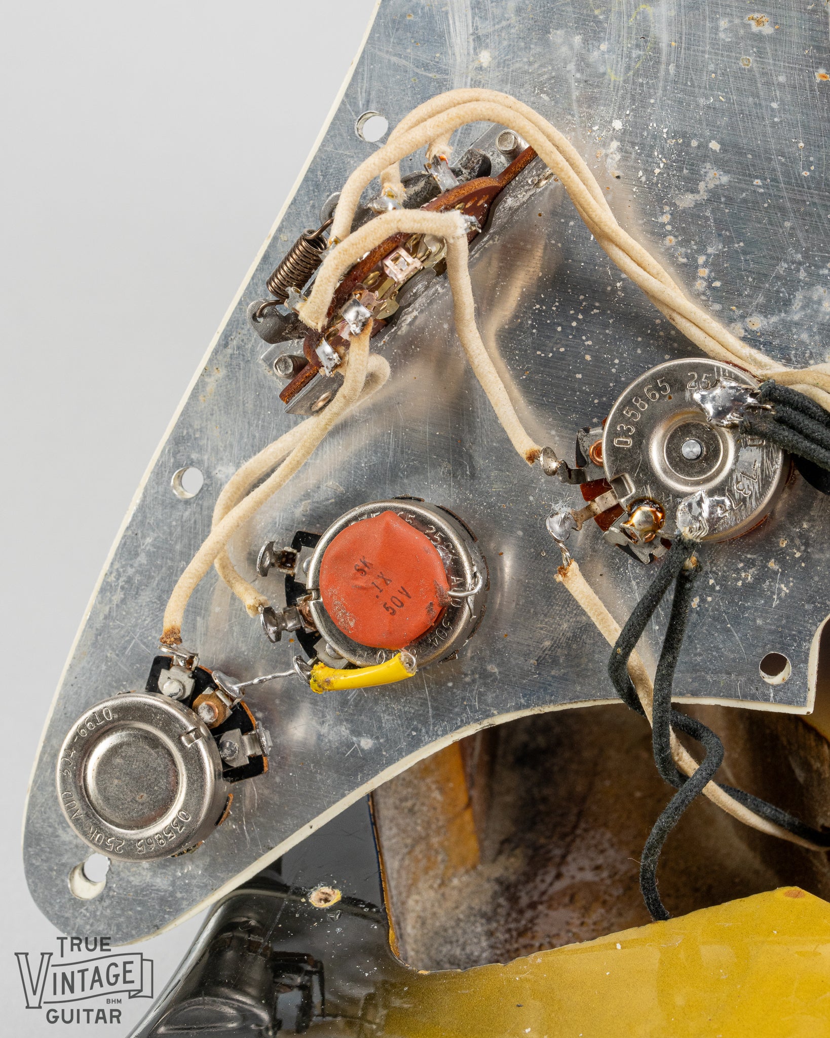 1967 fender Stratocaster Sunburst guitar tortoise shell interior pot codes 