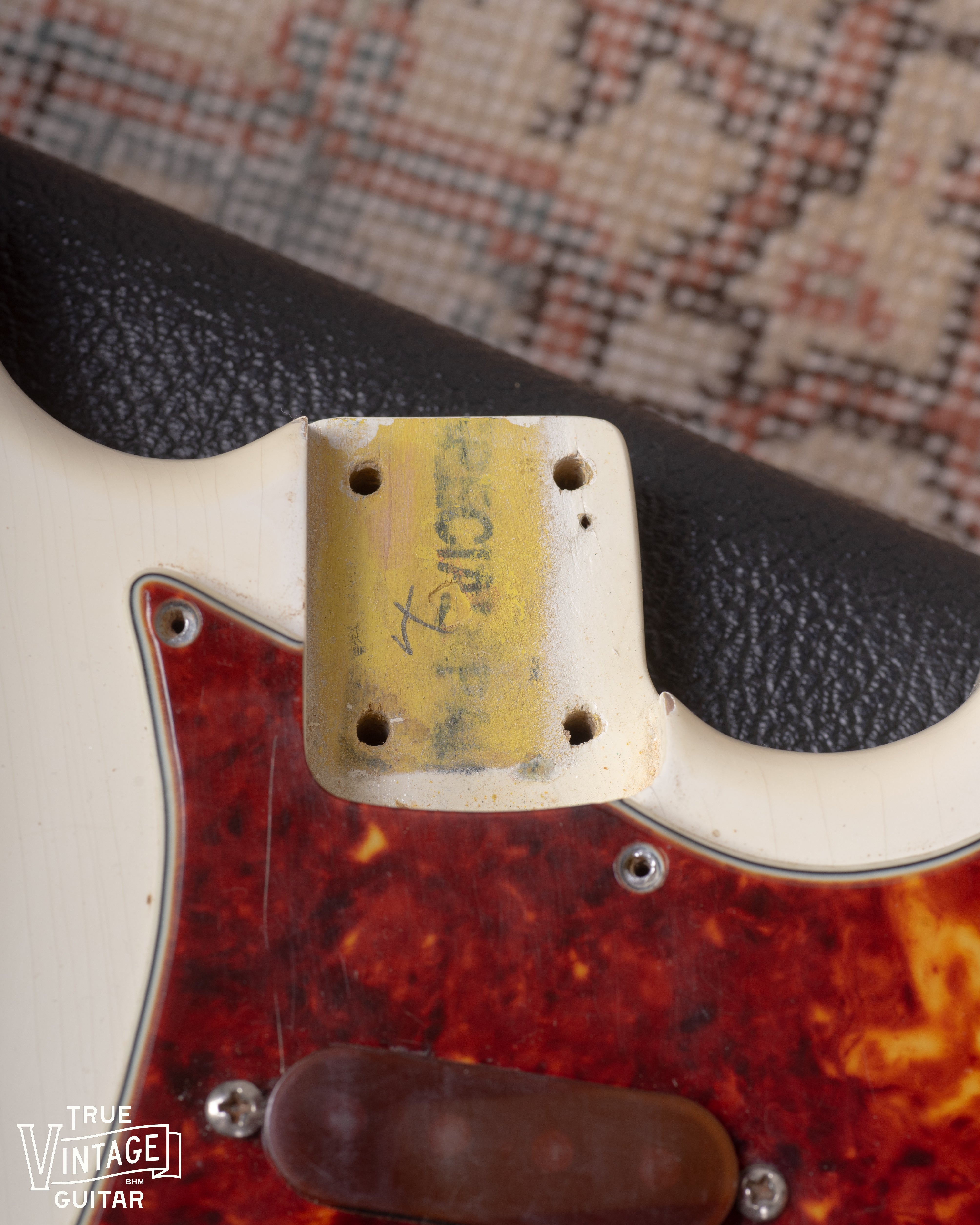 【Fender】 エレクトリック フラットマンドリン マンドリン】Fenderからストラト？なマンドリン『Mando-Strat