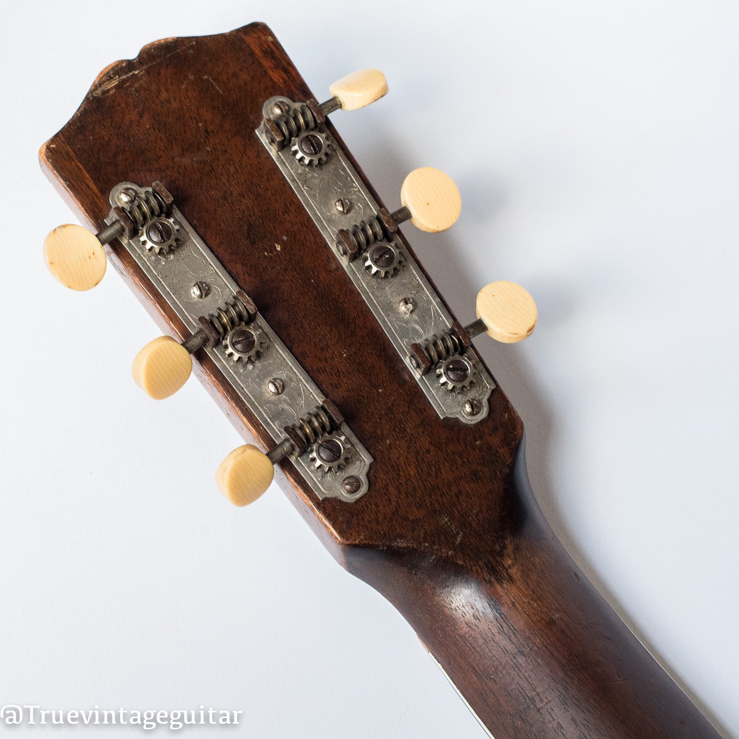 1928 Gibson Nick Lucas Special, original  tuners, Oak leaf Waverly tuners