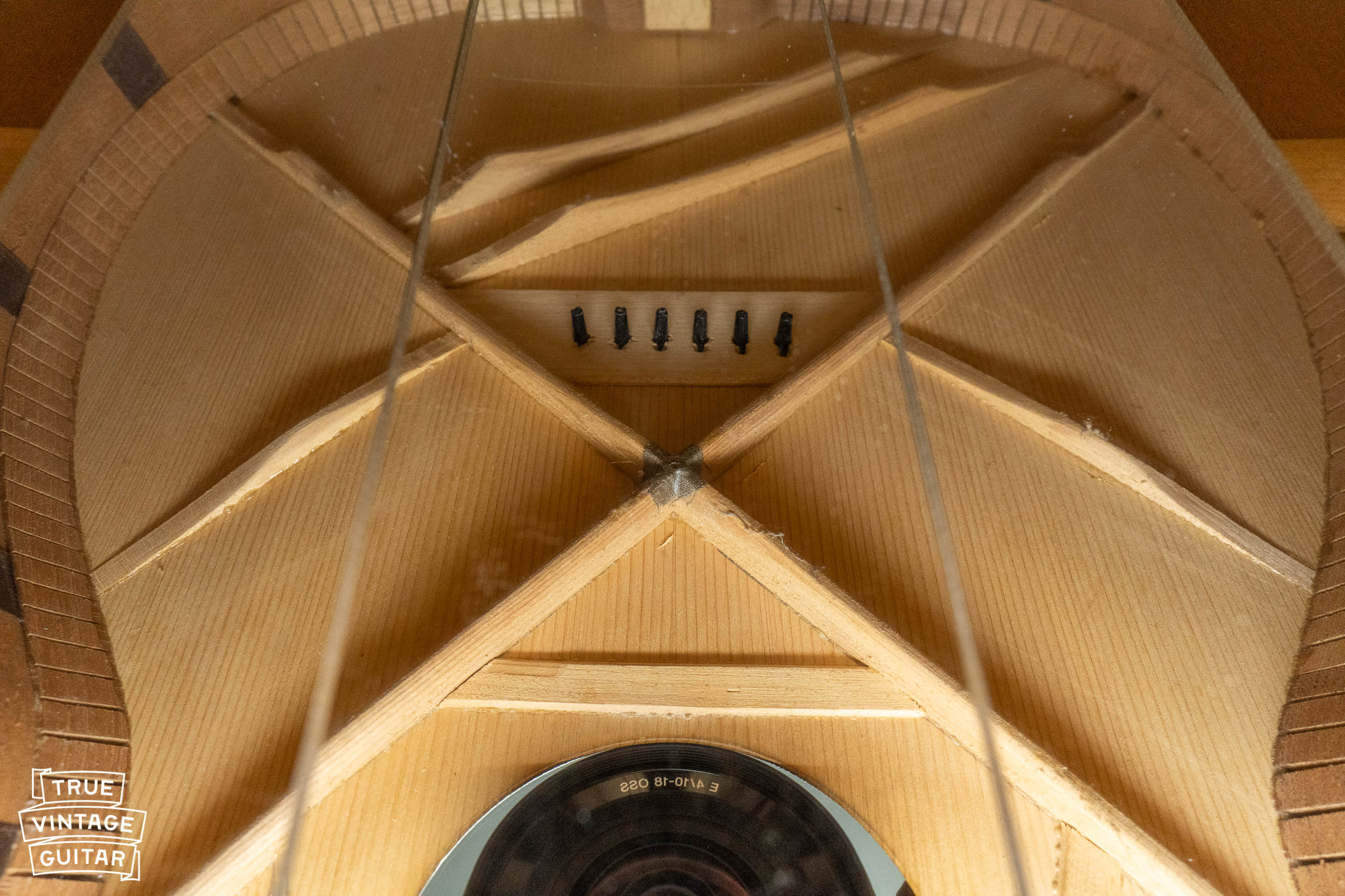 Scalloped bracing vintage Martin 00-18 1943