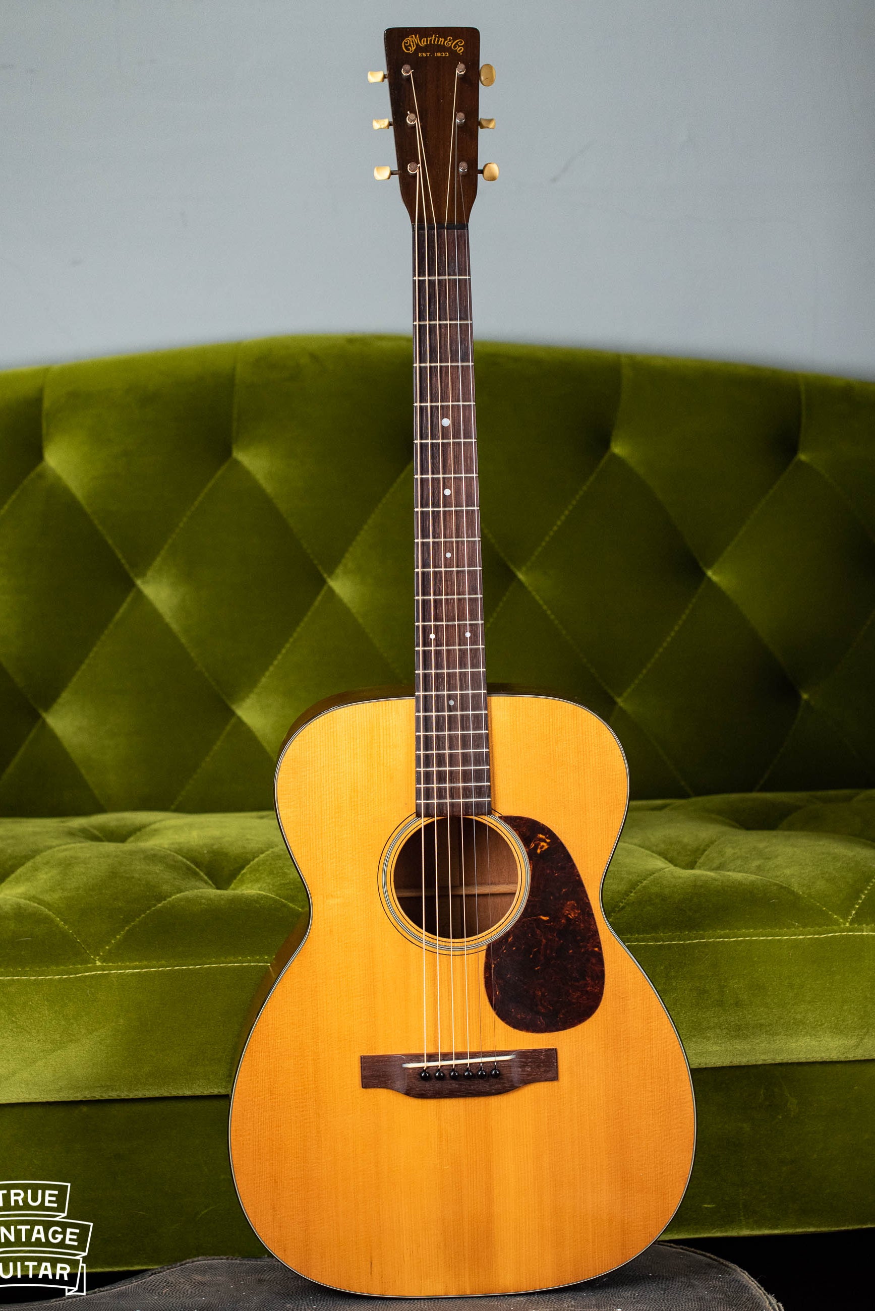 vintage Martin 00-18 guitar 1943