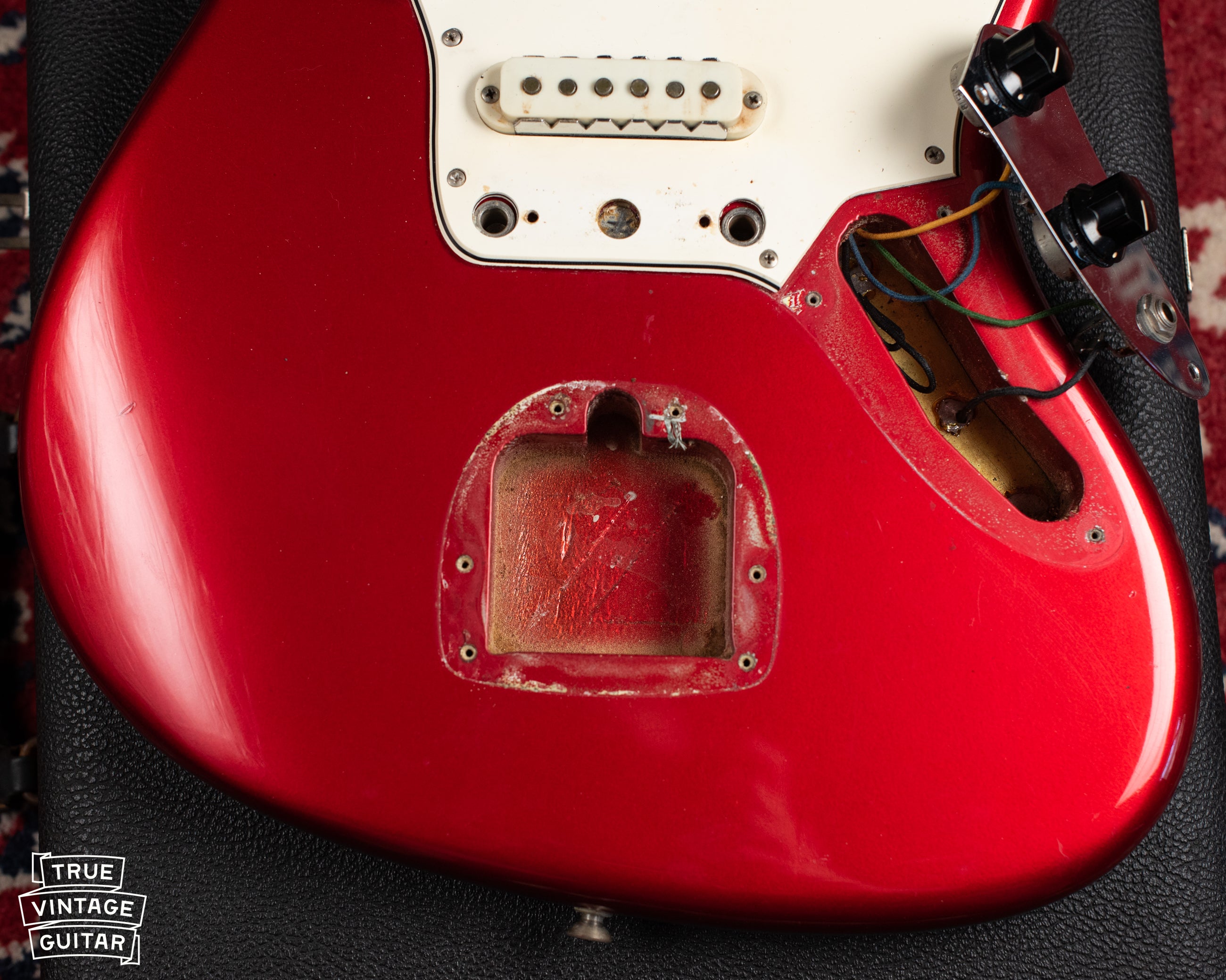 Fender Jaguar tremolo cavity