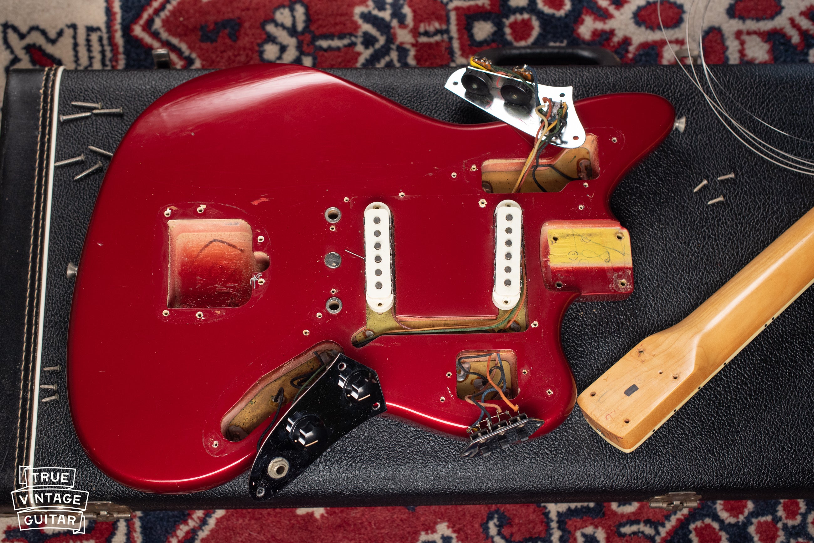 Fender Custom Color neck pocket, tremolo cavity
