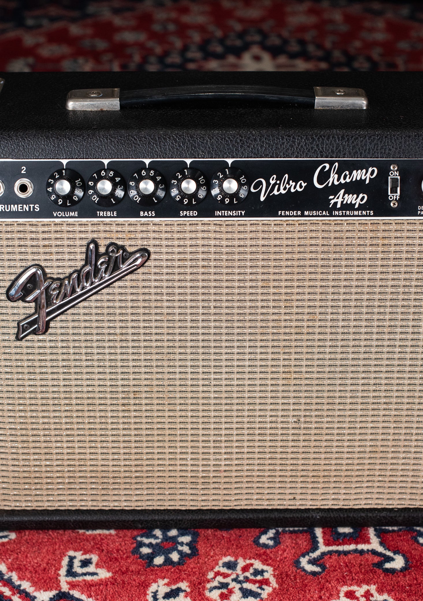 Vintage 1967 Fender Vibro Champ guitar amplifier