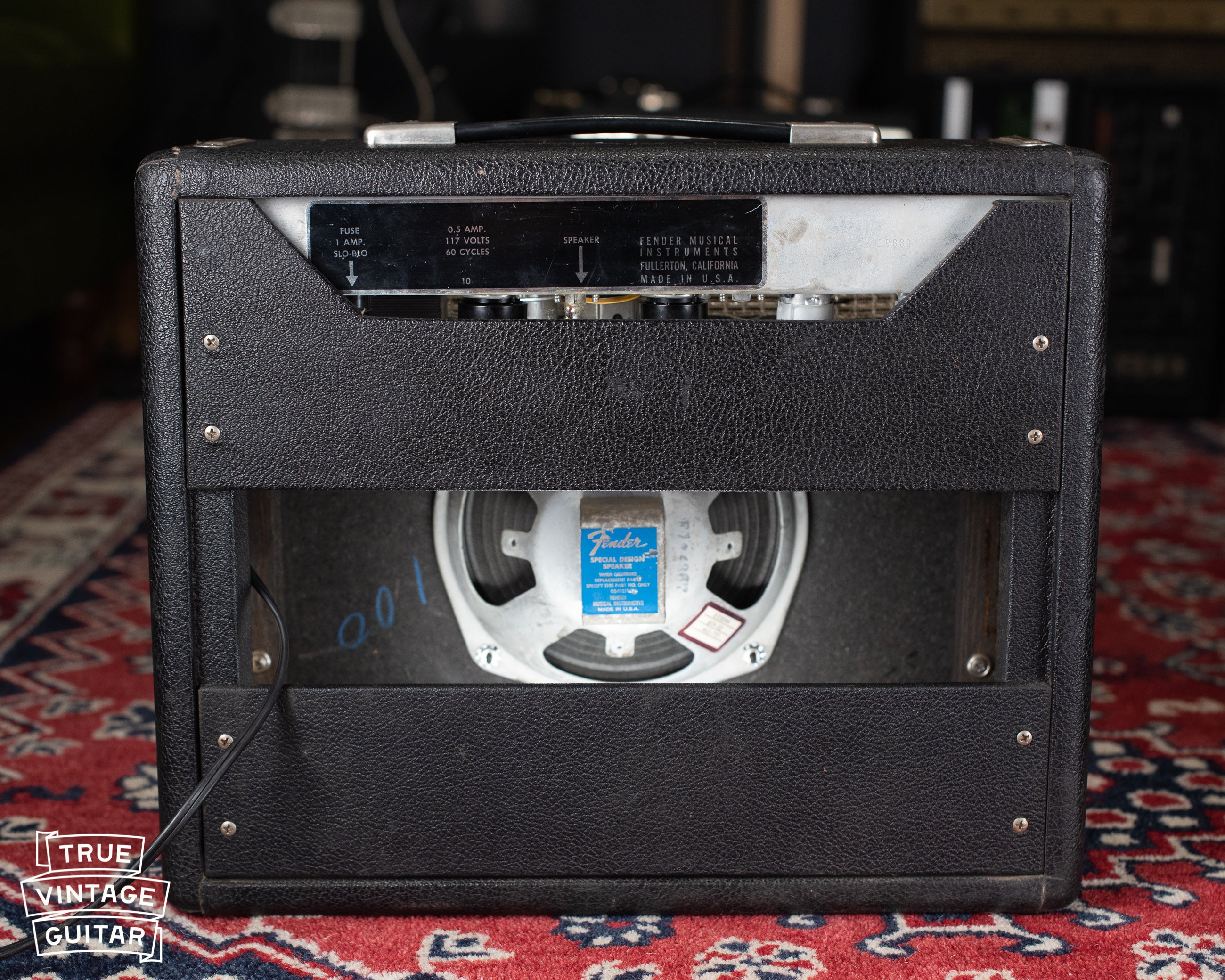 Vintage 1967 Fender Vibro Champ guitar amplifier