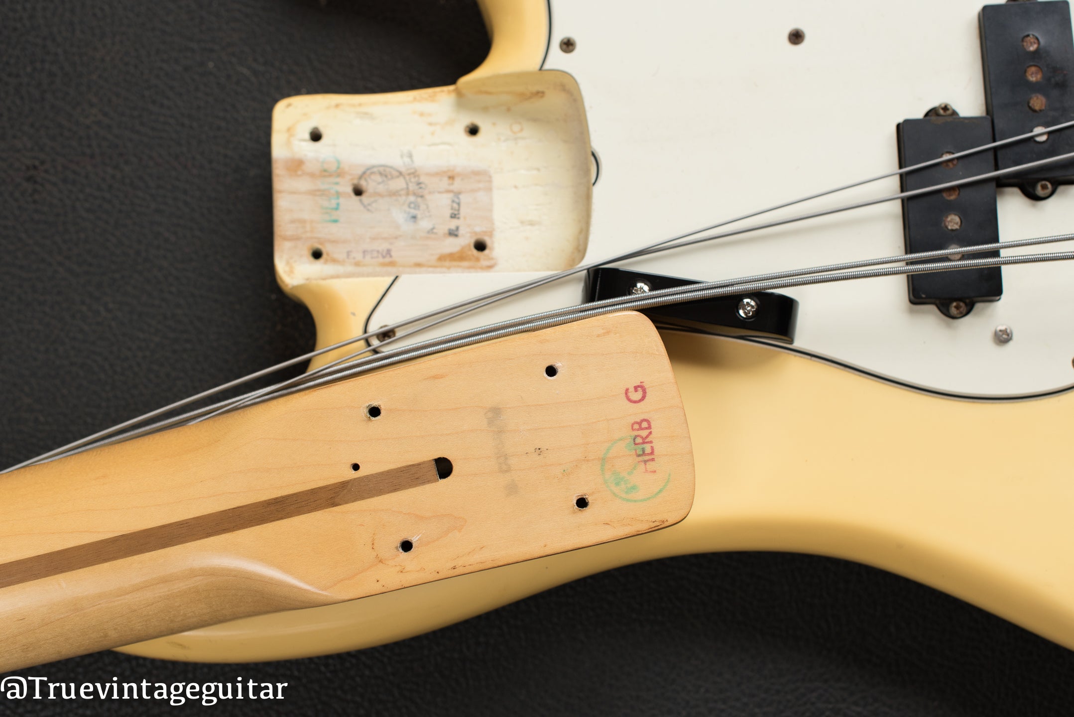 1976 Fender Precision Bass Olympic White Narrow Nut – True