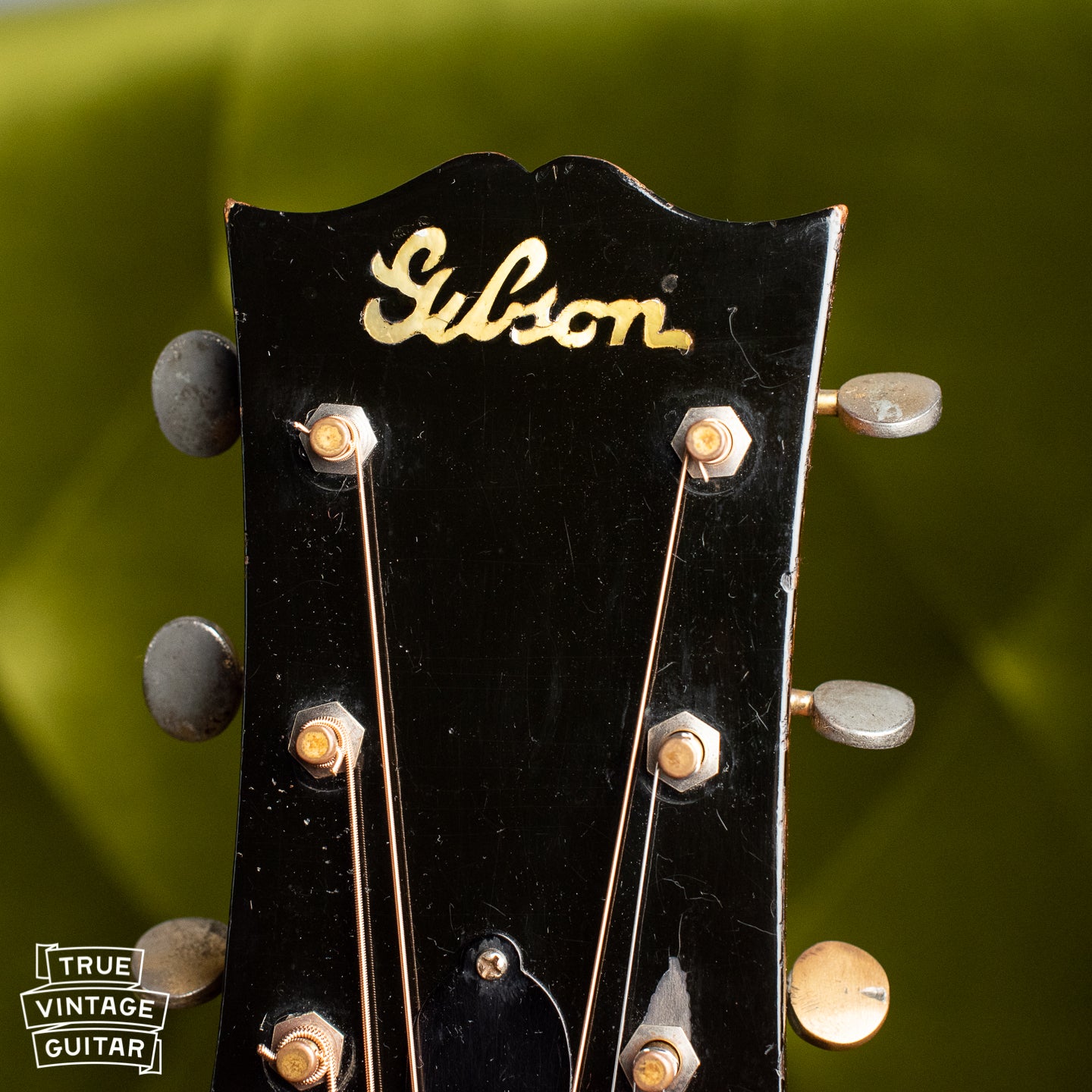 1941 Gibson Super Jumbo 100 SJ-100 pearl inlay Gibson logo