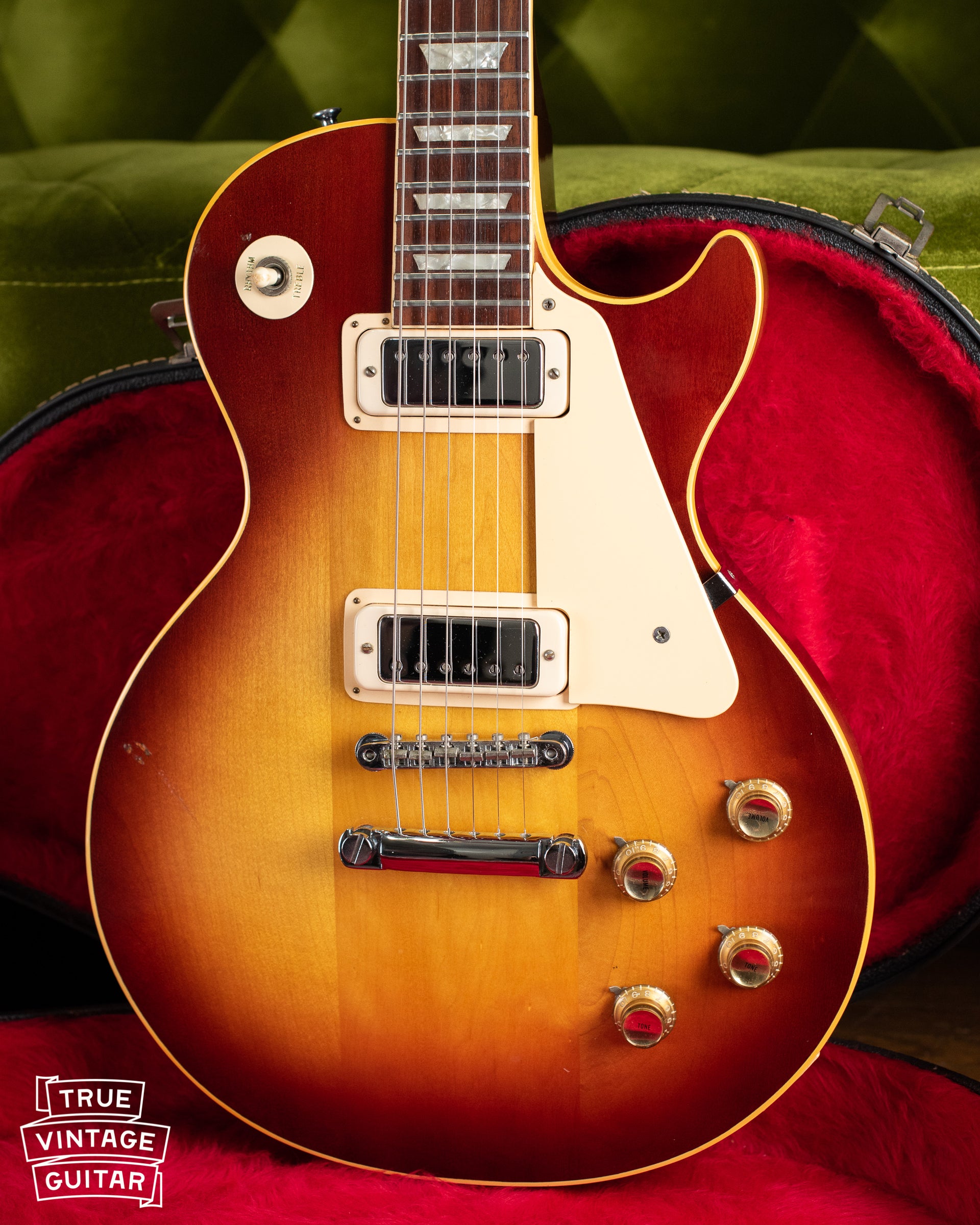 tobacco sunburst les paul deluxe 1981 Gibson Custom Vintage Demo consisting of a superb maple top and a mahogany body hand Les Paul 70's Deluxe -