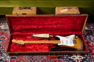 Fender Stratocaster 1954 center pocket case