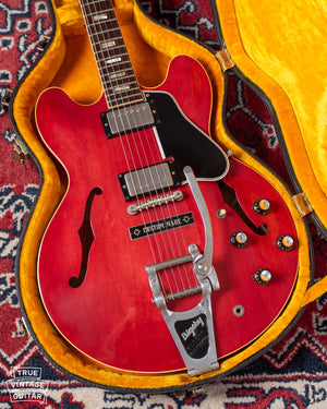 Gibson ES-335 TDC 1963 Cherry Red with Bigbsby in Lifton case