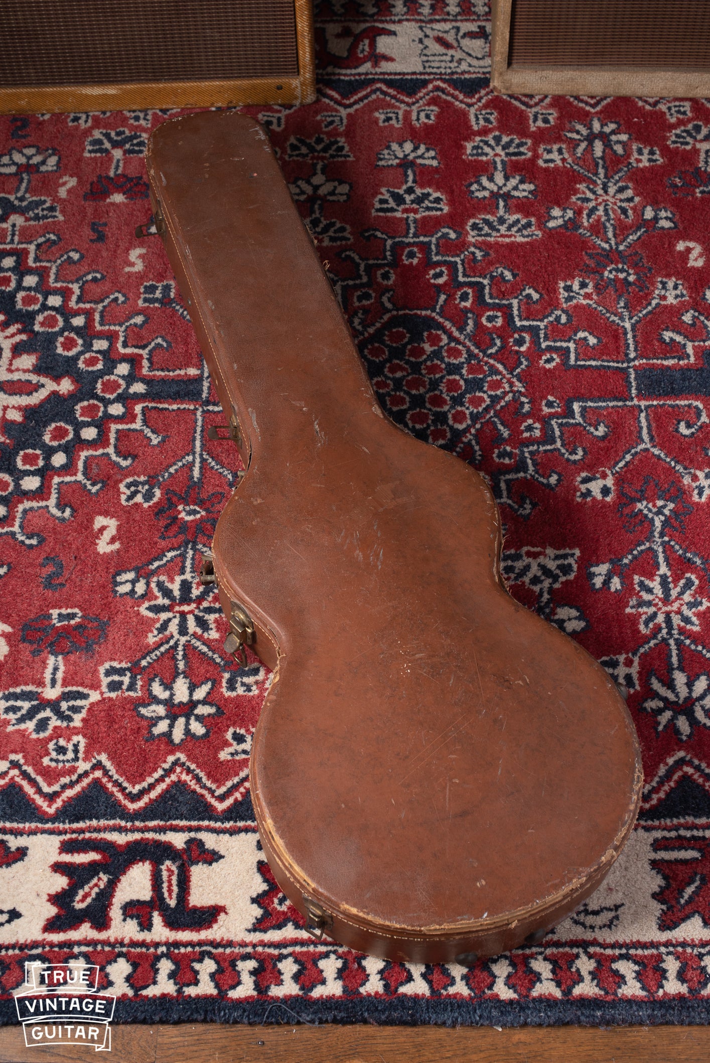 Brown cali girl Lifton case with pink interior